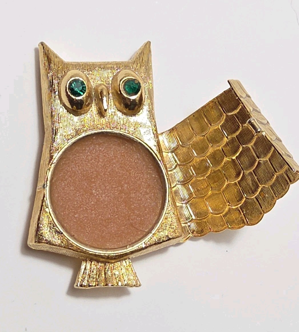 VTG Avon Regence Owl Compact Brooch Solid Perfume FULL Balm Gold Tone Jewelry