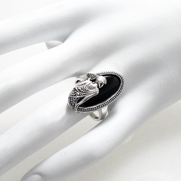925 Sterling Silver 27mm Oval Onyx Marcasite Lovely Lady Ring Size 5-9