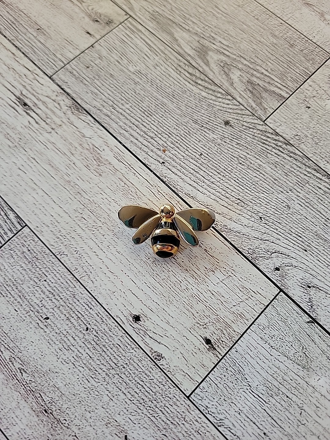 Bumble Bee Metal Pin Brooch Contemporary LC Liz Claiborne Fashion Jewelry Craft