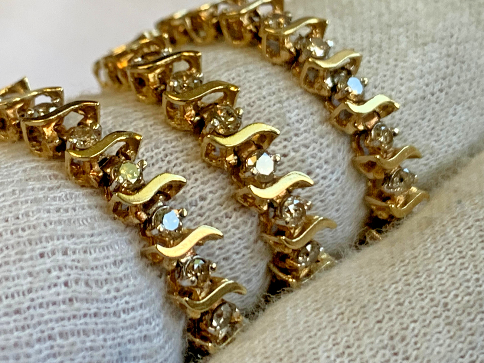 10K Yellow Gold Diamond Bracelet 7.71g Fine Jewelry 7″ Round Prong Box Clasp