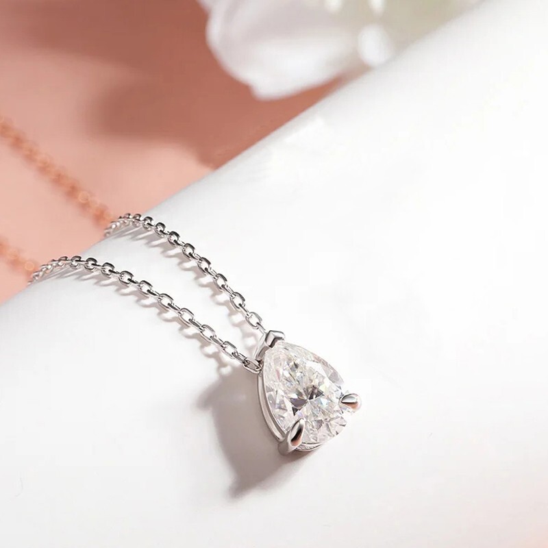 1-2ct Pear Cut Moissanite Solitaire Pendant Necklace S925 Silver 18K Gold Plated