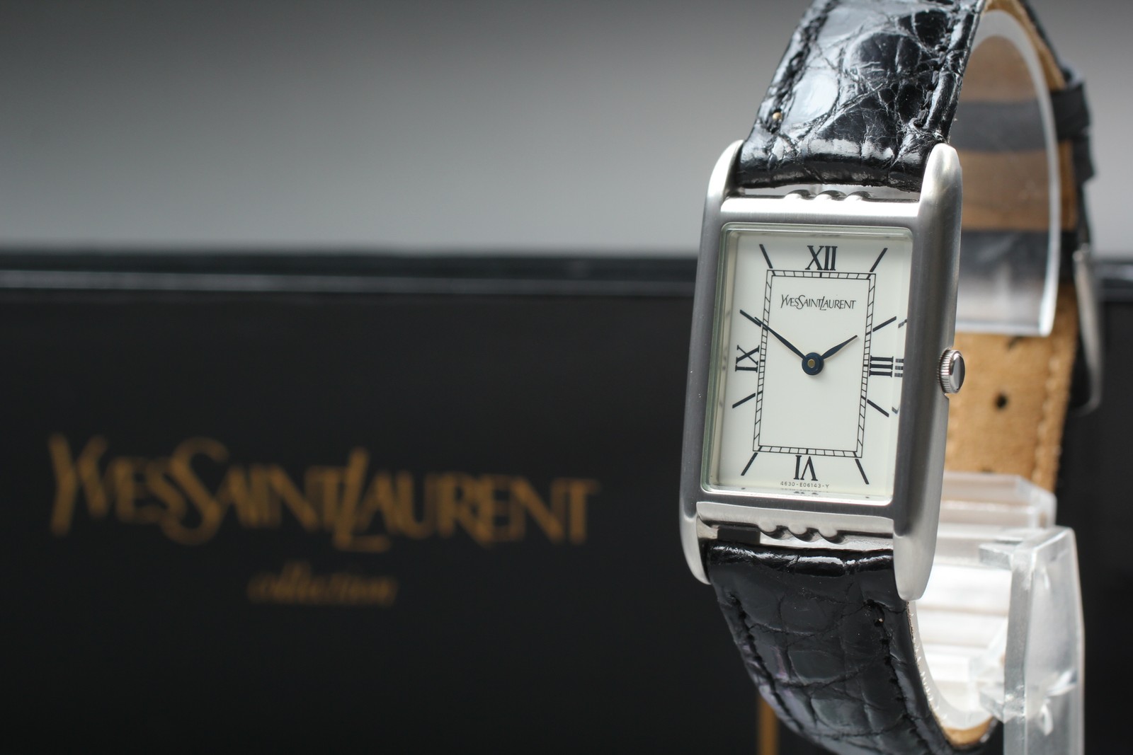 Near MINT/Box Yves Saint Laurent 23mm 4625-E68184 Quartz Roman Dial Tank Unisex