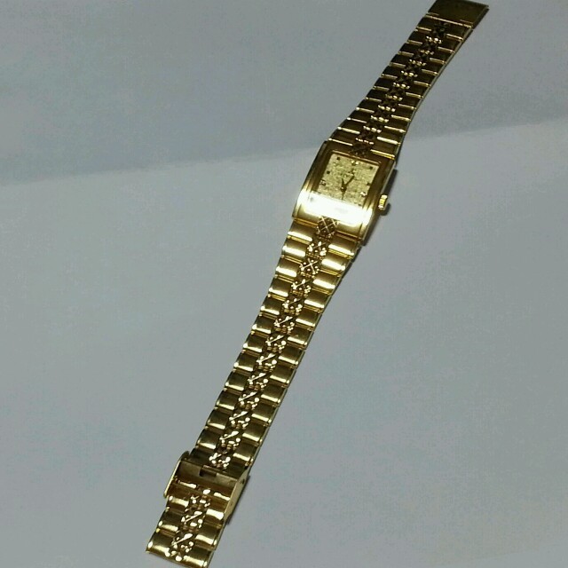brand Elgin Cloise With 4 diamonds