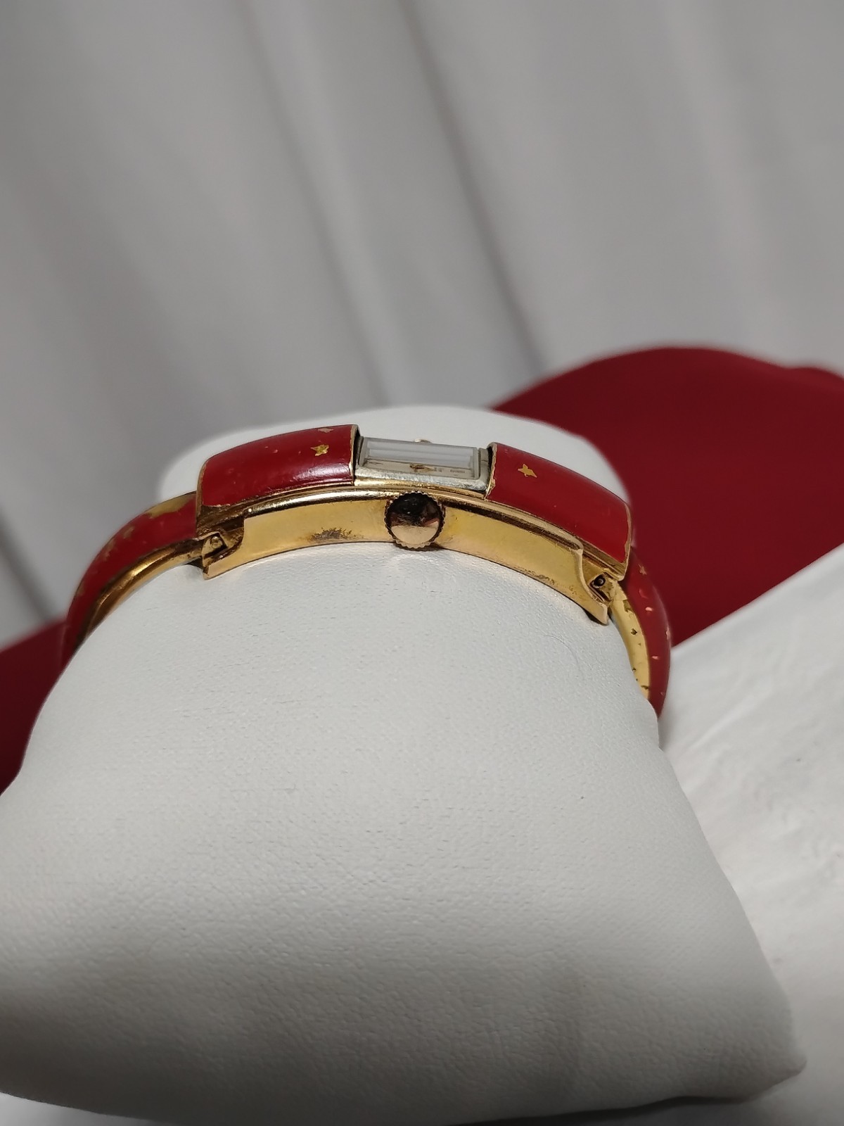 VINTAGE , RARE WYLER SWISS INCAFLEX PEEK-A-BOO BANGLE WATCH Runs