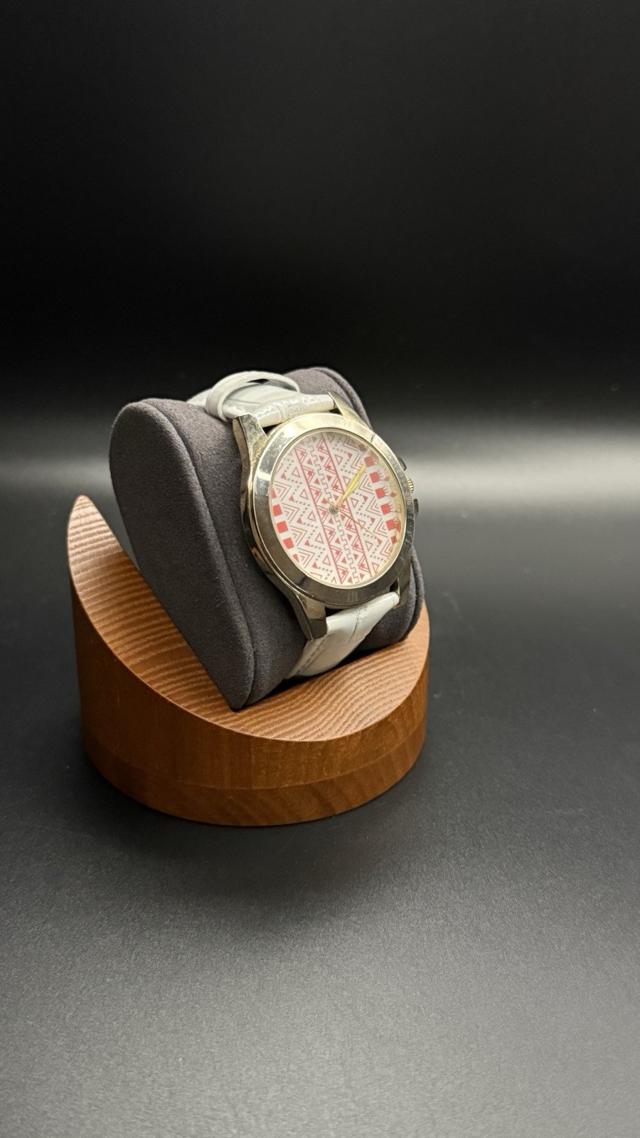 Accutime Unisex Watch White Leather Strap Red/White Geometric Dial Gold Case