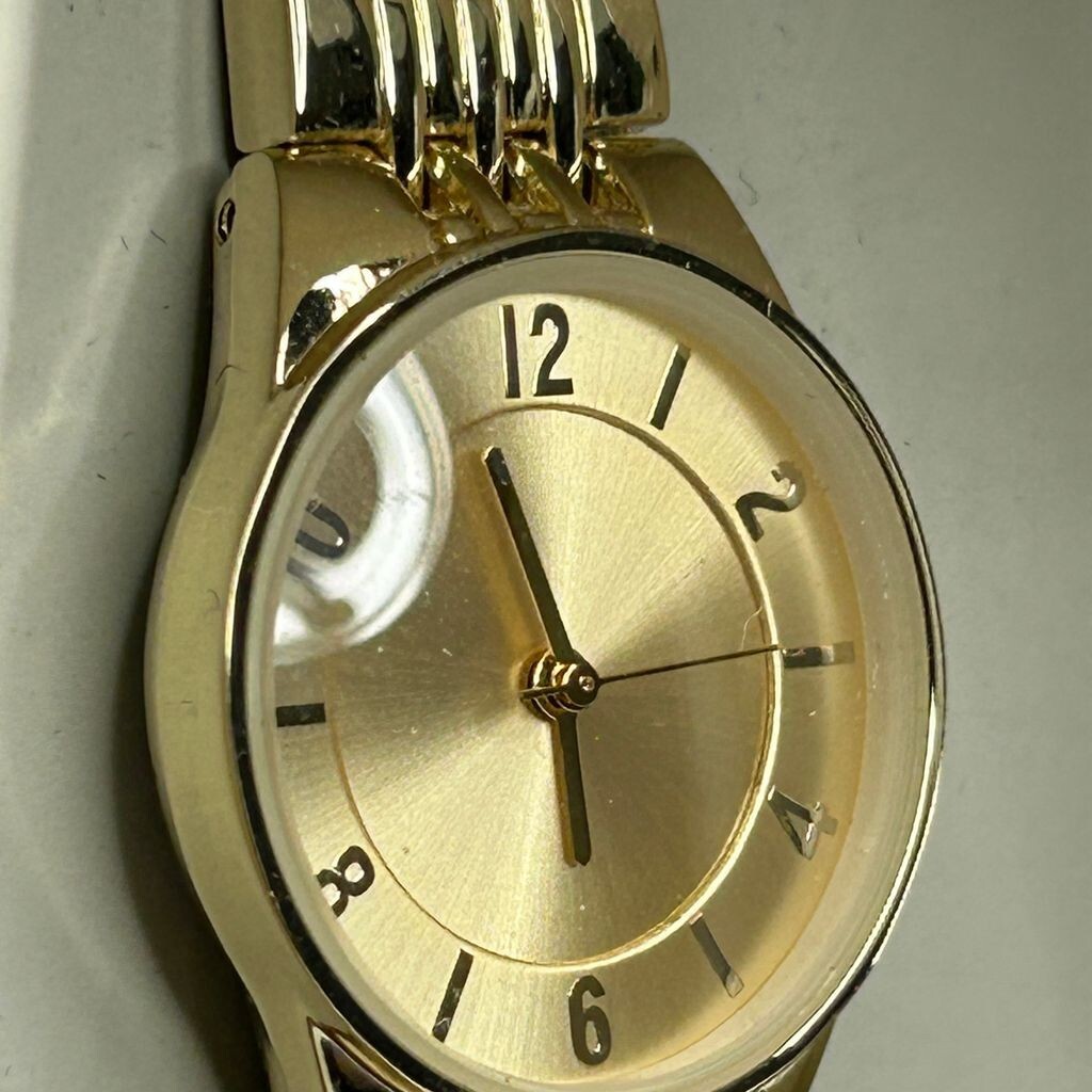 NEW Target Watch Womens Polished Gold Tone Self Adjustable Bracelet NEED BATTERY