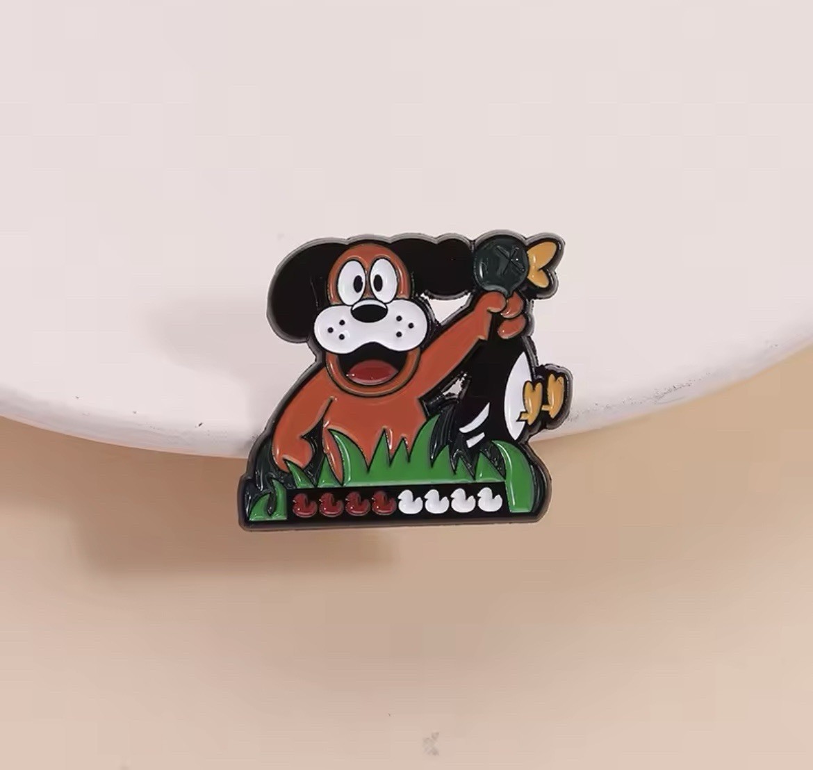Dog Duck Hunt Style 1pc Rubber Backer Game Duck Hunt Character Pin FREE SHIPPING