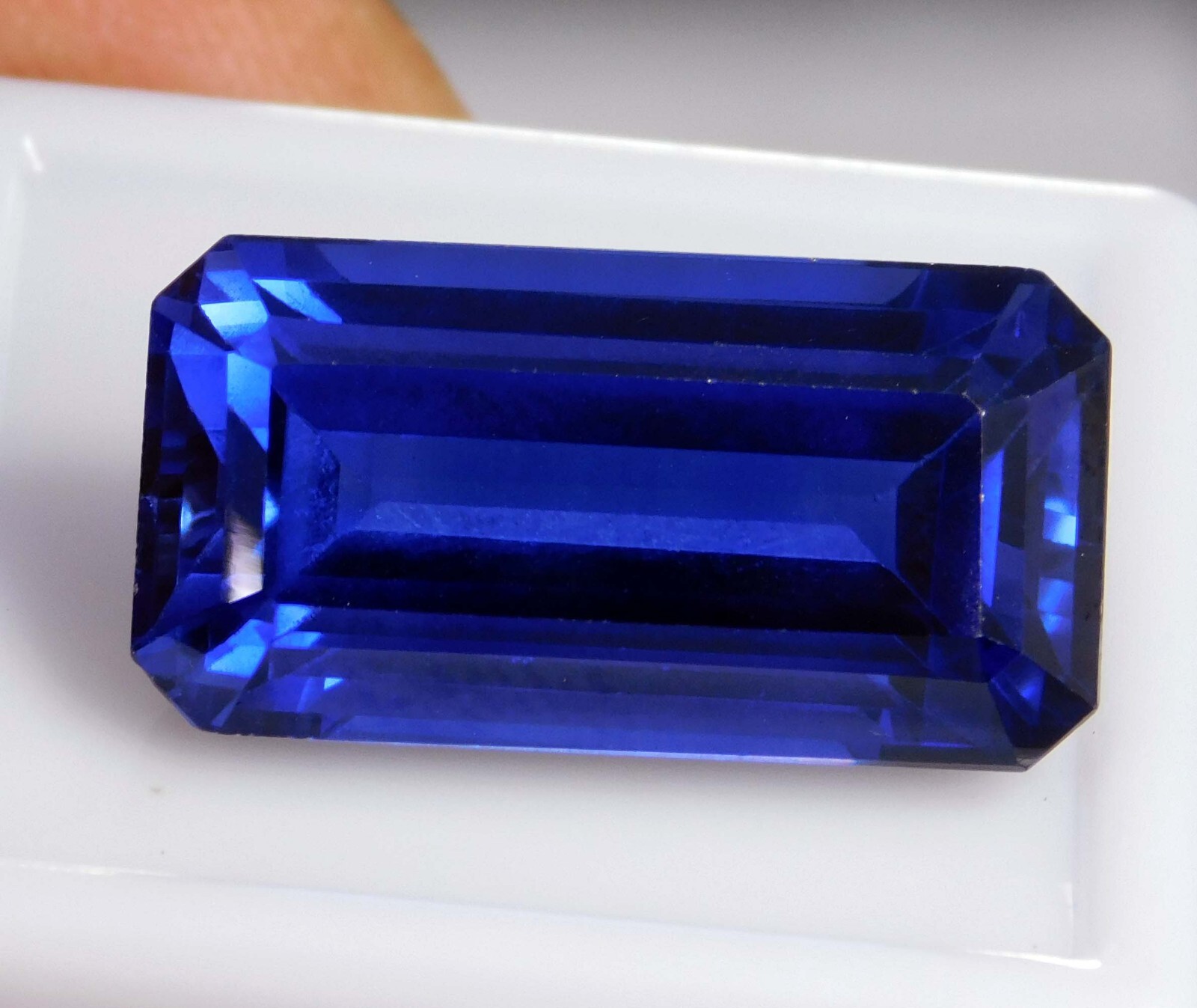 Certified Natural 21.25 Ct Ceylon Blue Sapphire Emerald Cut Loose Gemstone