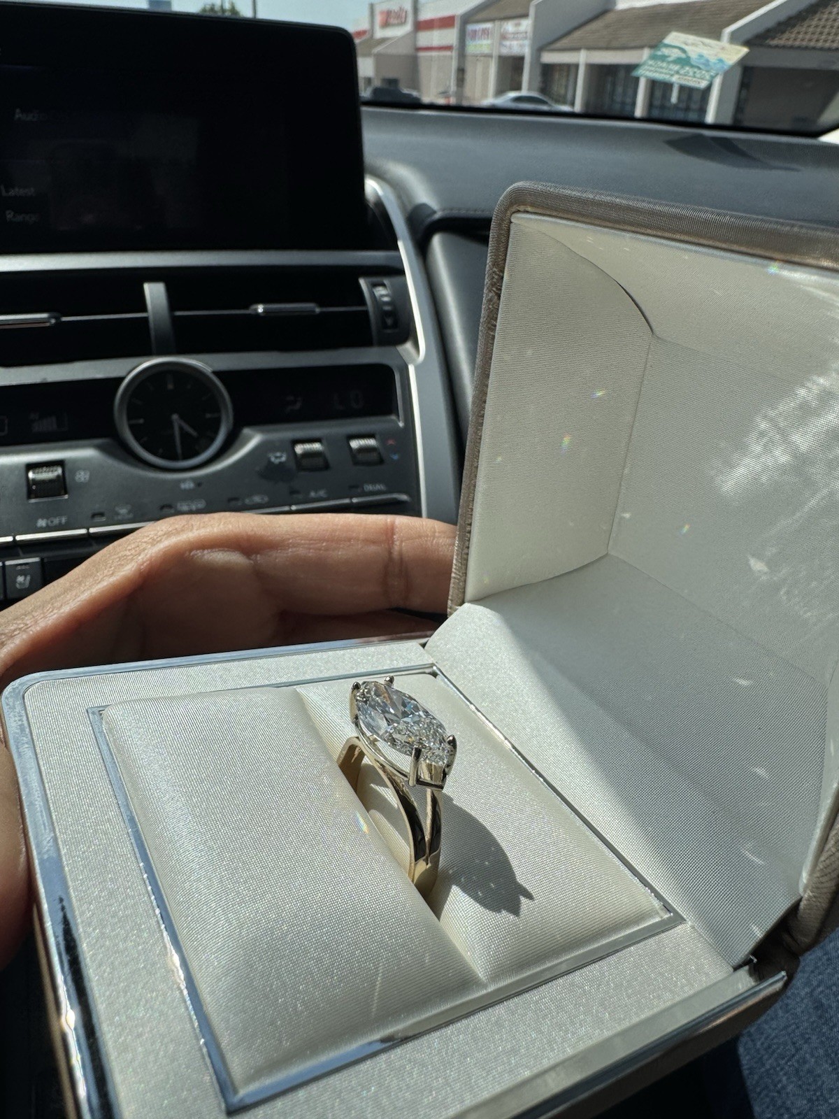 6.05 CARAT MARQUISE IGI CERTIFIED LAB DIAMOND IN 14k GOLD RING VS1 E LAB CREATED