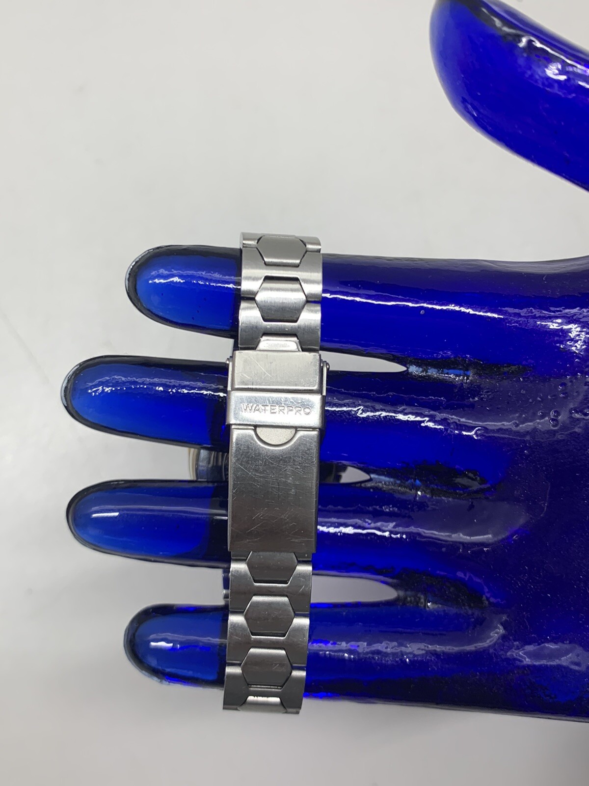 Guess Waterpro Watch 50 Meters 165 Feet Gold Silver Tone