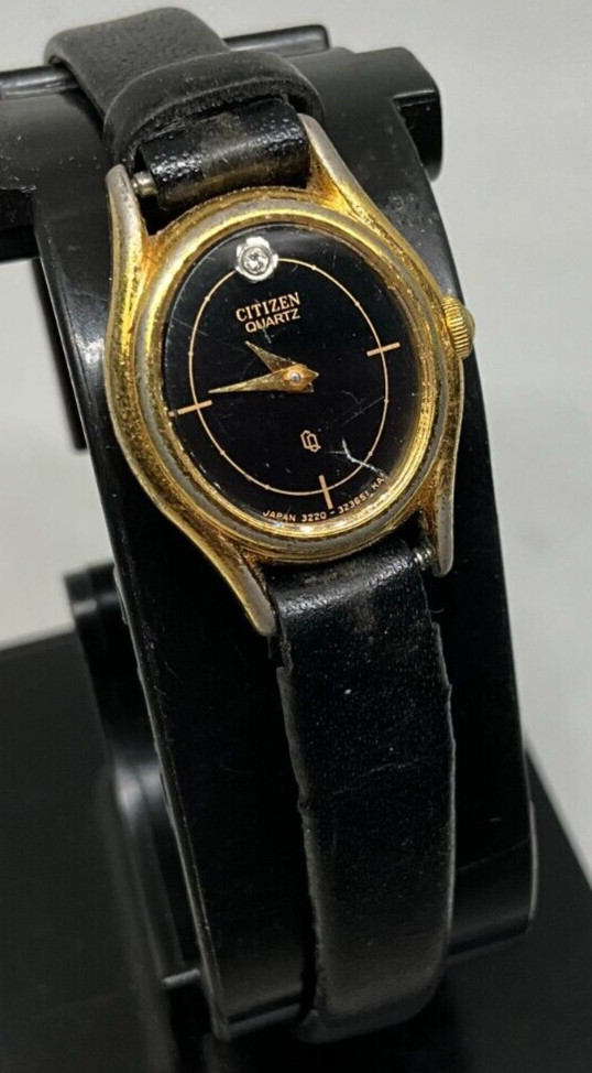 Vintage Citzen womens watch, normal wear/age, runs and looks good, great value