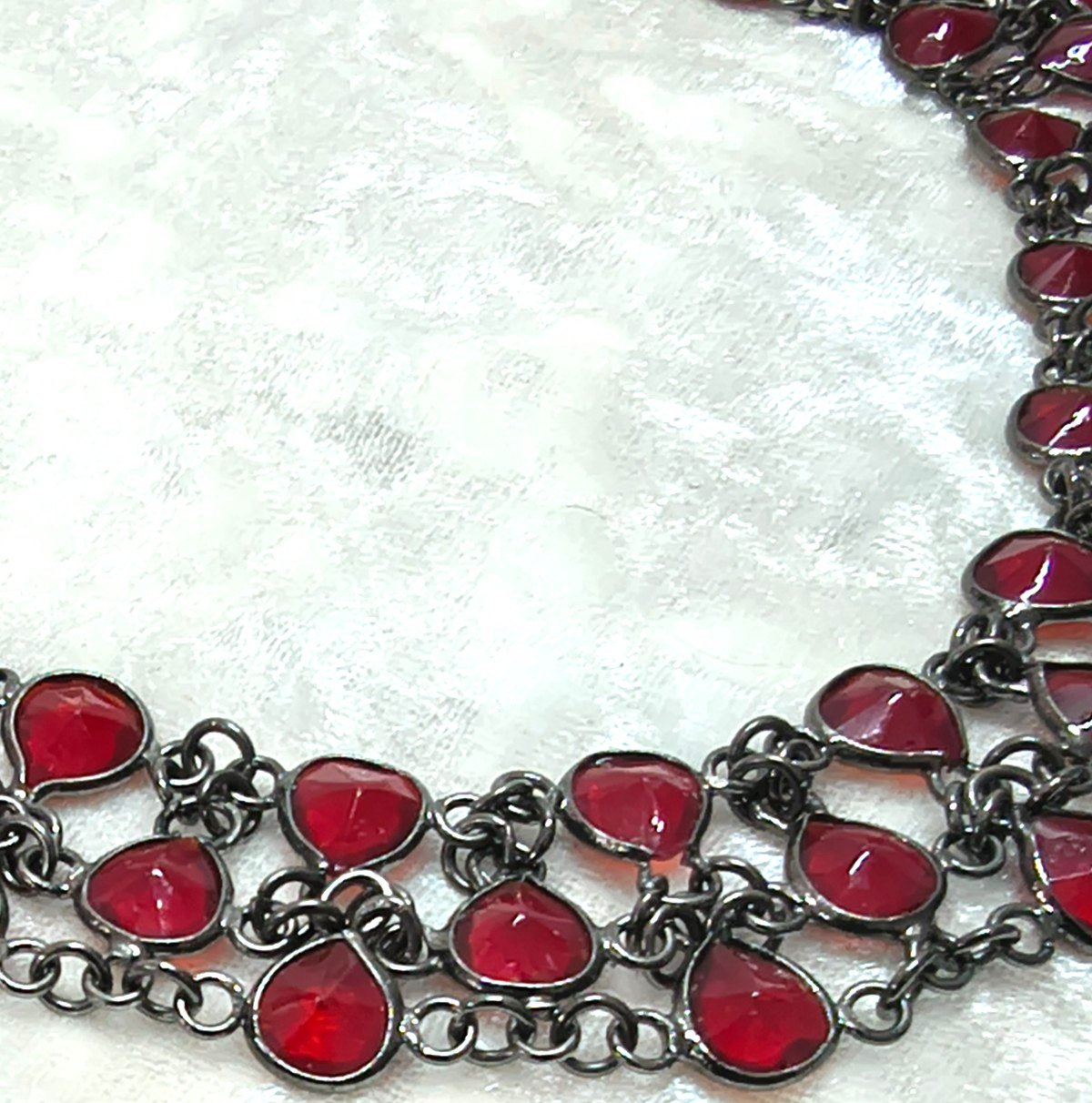 Red Crystal Teardrop Choker Necklace Gunmetal Tone Statement Bib 41-45.5cm