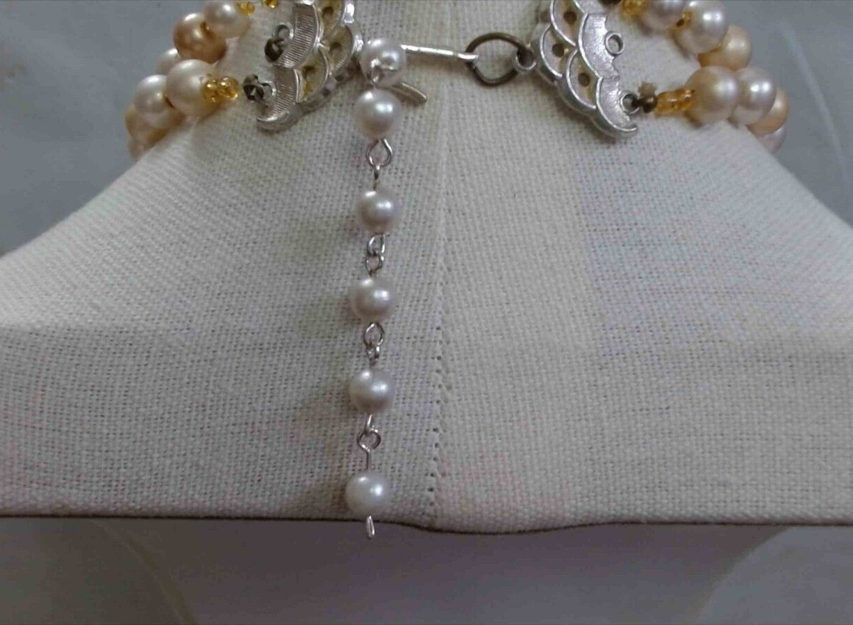 VNTG White Beige Unsigned Japan Double Strand Glass Lucite Adjustabe Necklace