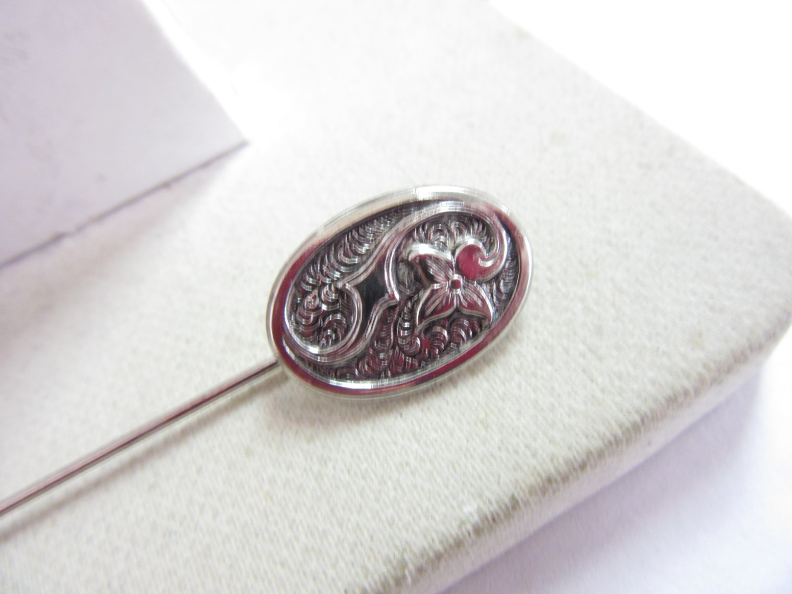 Vintage sterling floral design oval stick pin, 3.2 grams
