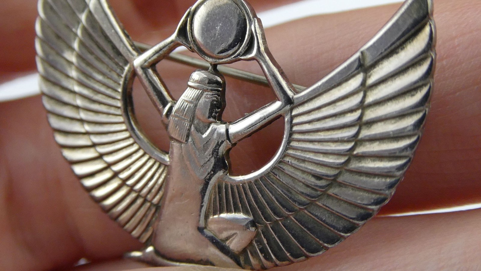 Vintage Unmarked Sterling Silver Egyptian Revival Isis Pin Brooch 5.6g 1 3/8 In