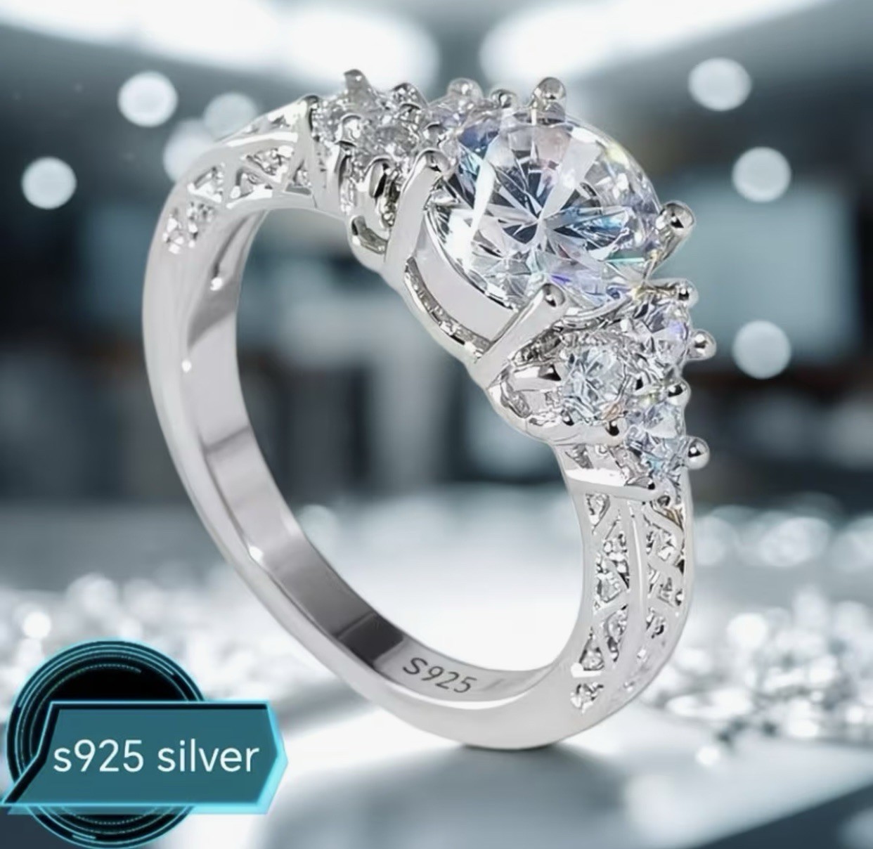 3.5g S925 Silver CubicZirconia Ring Size 7 # 0033 Velvet Box Included.