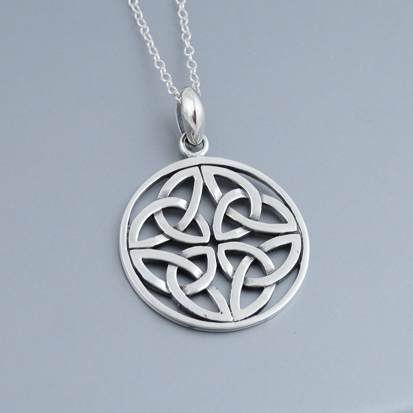 Celtic Trinity Knot Pendant Necklace – 925 Sterling Silver – Irish Love NEW