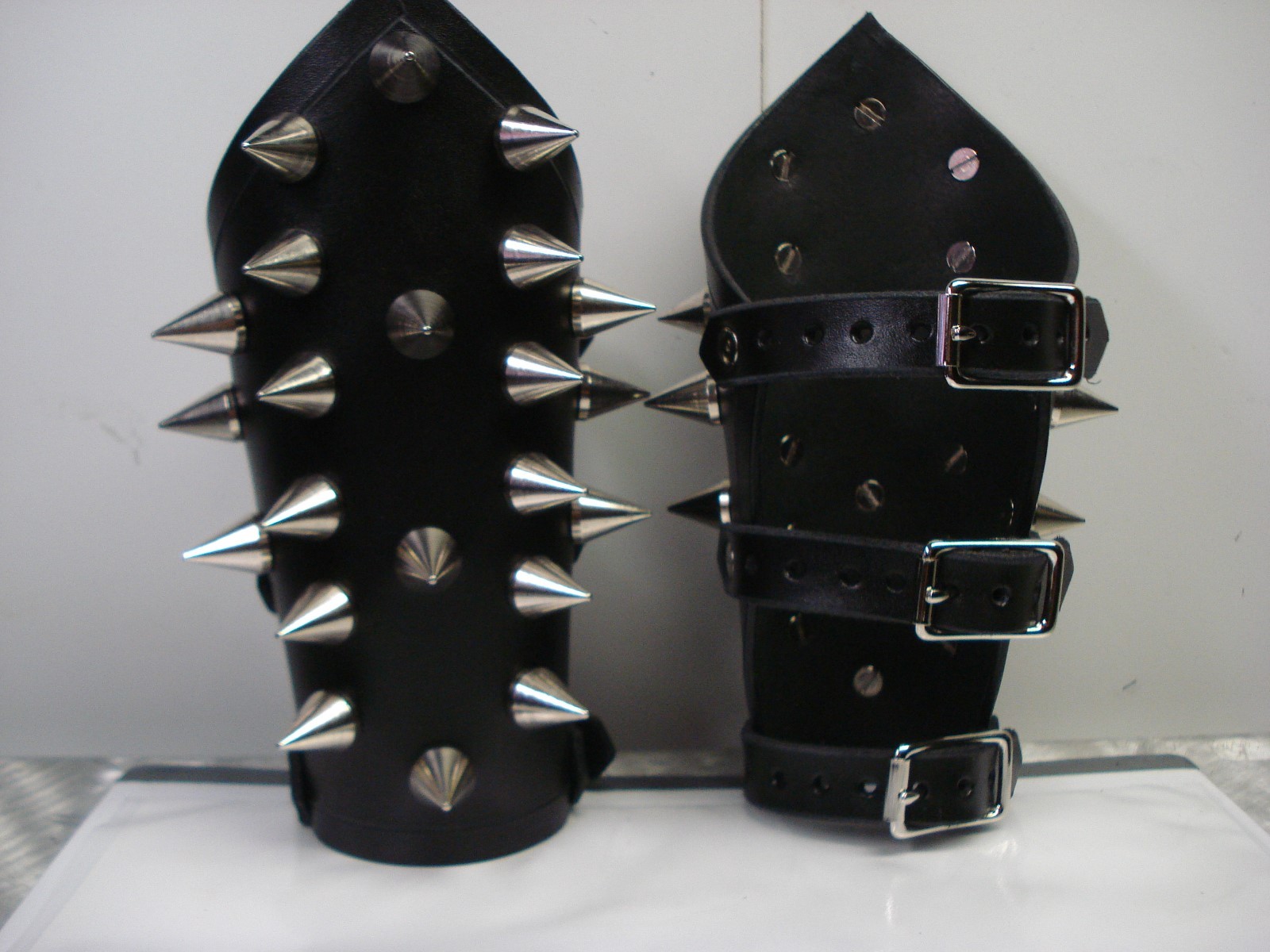 LEATHER CONE SPIKE GAUNTLETS. BLACK DEATH (MDLG0099)….. ANGEL CORPSE’S