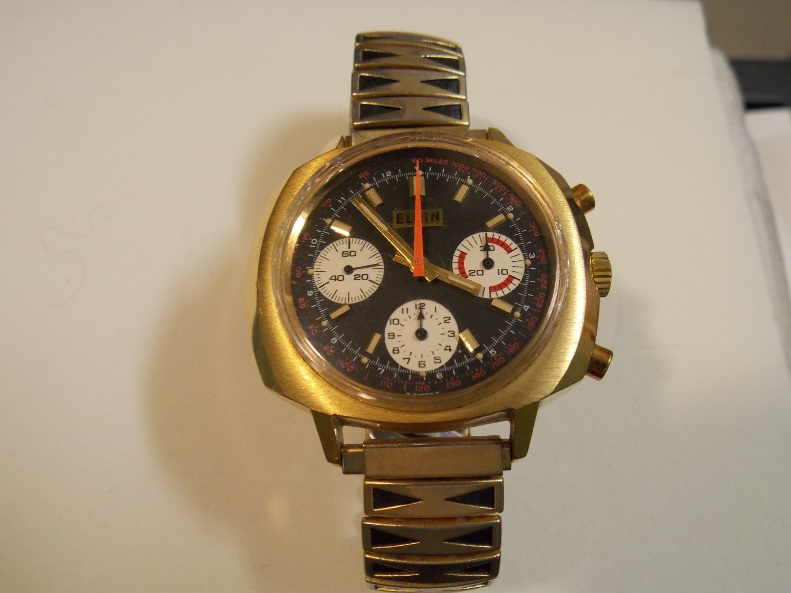 VINTAGE ELGIN MENS WATCH PANDA CHRONOGRAPH VALJOUX