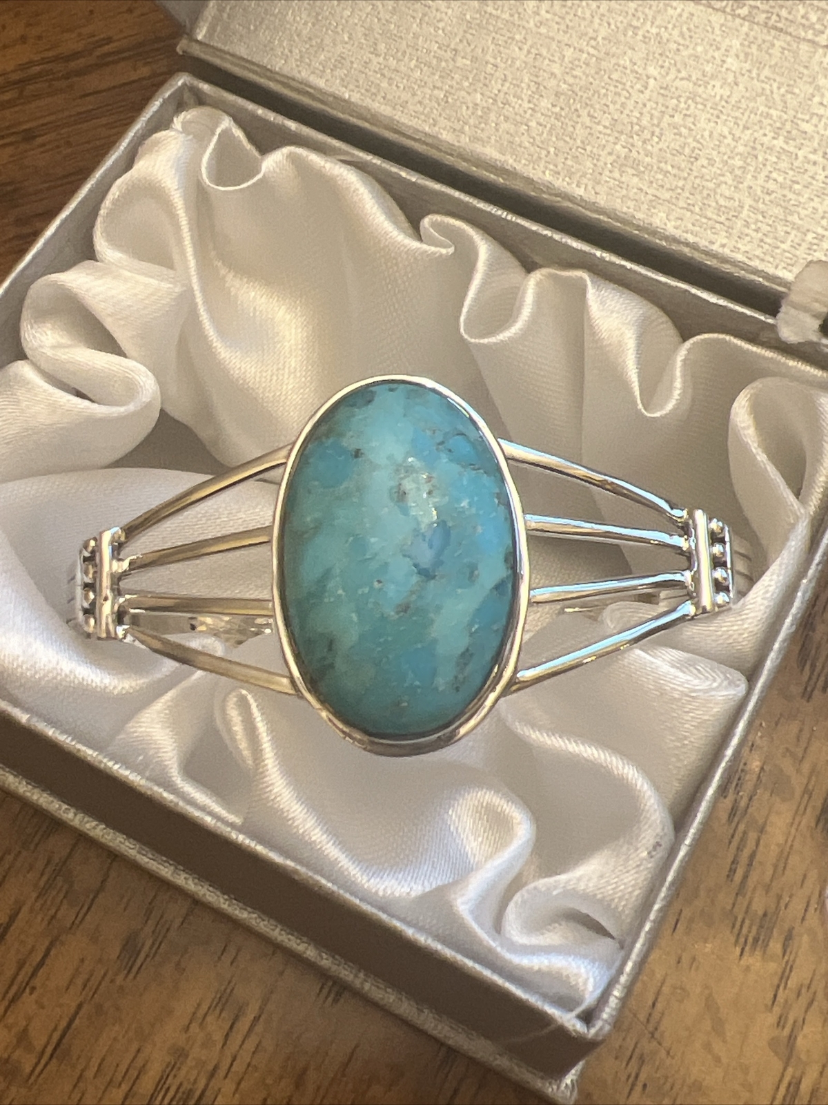 Natural Kingman Turquoise Cuff Bracelet Sterling Silver 7 in (16.40 g) 3.75 ctw