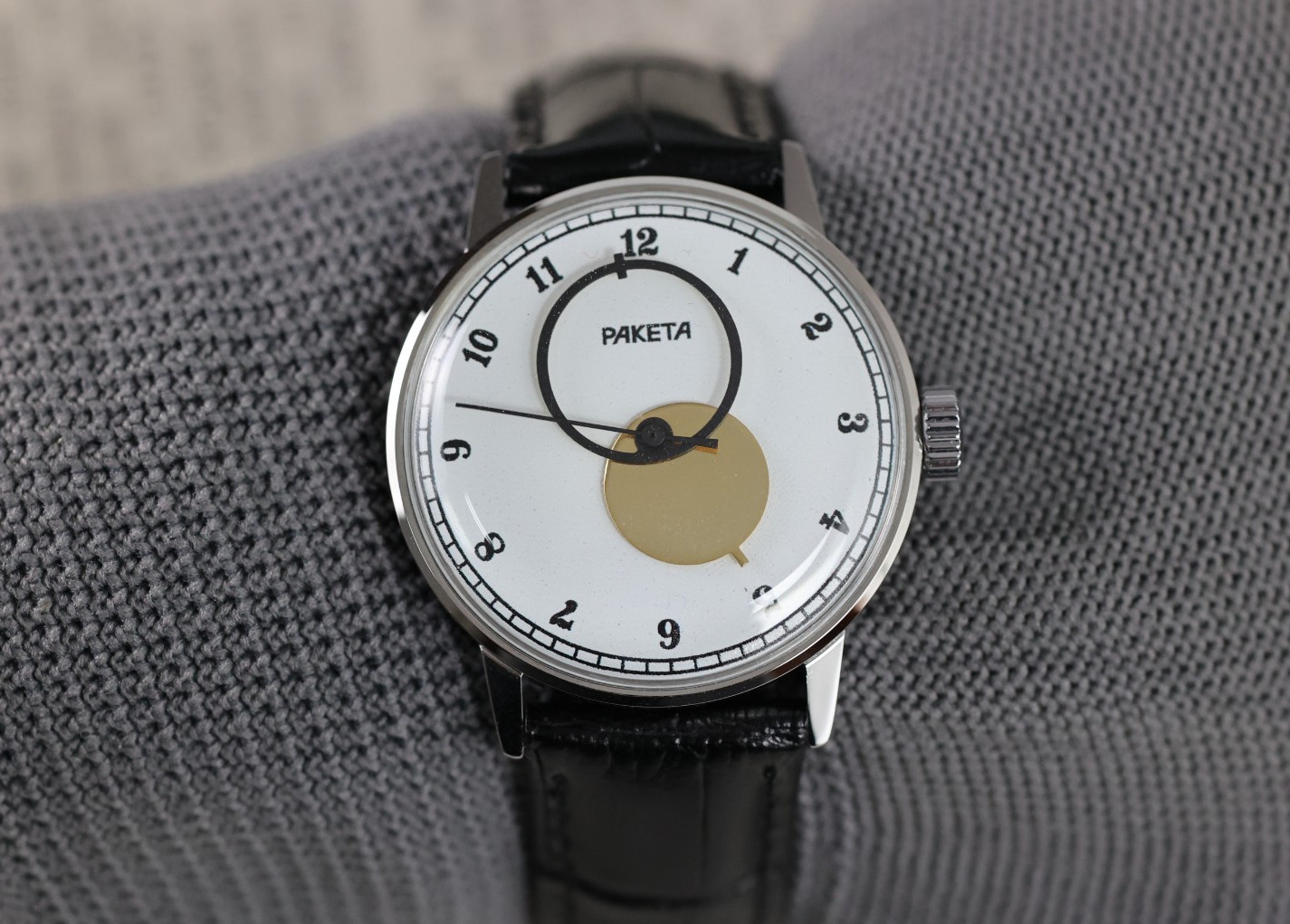 Raketa Copernicus Kopernik Soviet classic Watch Mechanical / Unisex case 34mm.