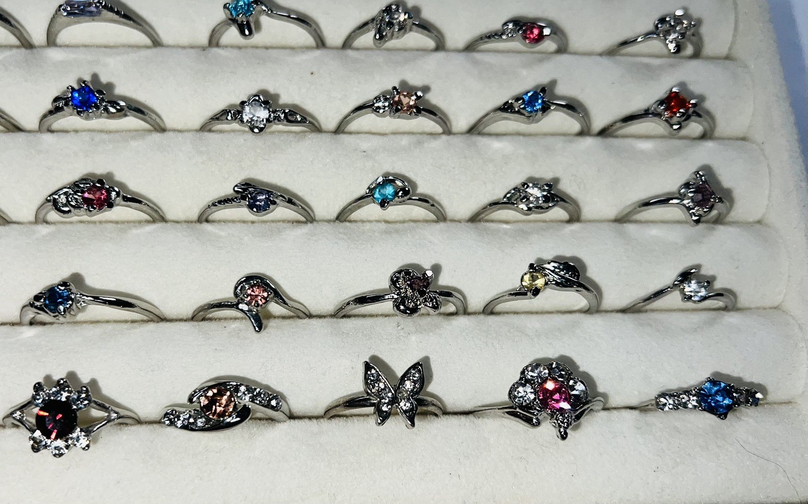 Bundle Of 50 Lovely Silver Coloured Rhinestone RINGS Single & Multiple Gem Stone