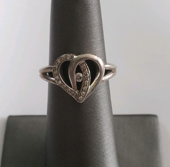 DESIGNER KSJ STERLING SILVER AND GENUINE DIAMONDS HEART RING SIZE 6