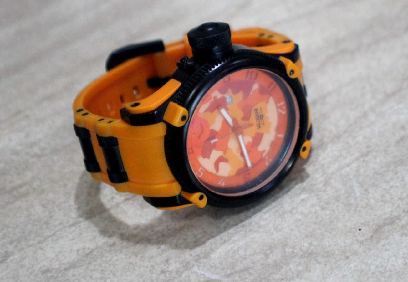 Very hard to Find INVICTA Russian Diver Lefty Quartz Men’s Watch 11335