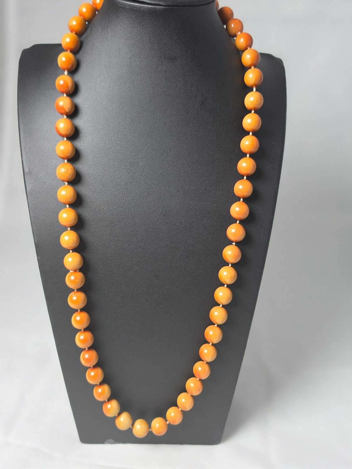 Vintage Natural Butterscotch Egg Yolk Amber Graduated Bead Necklace