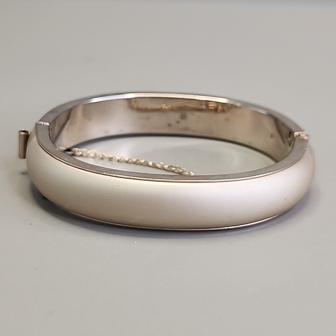 Vintage Etched Bangle Bracelet 10mm Hinged Satin Silver Tone Push Lock 6.5″