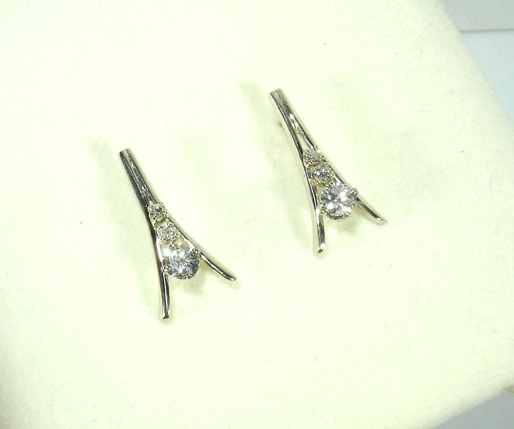 (0.66 ctw ) Diamond Earrings (3 Diamond Wishbone Design) – 14k white GOLD
