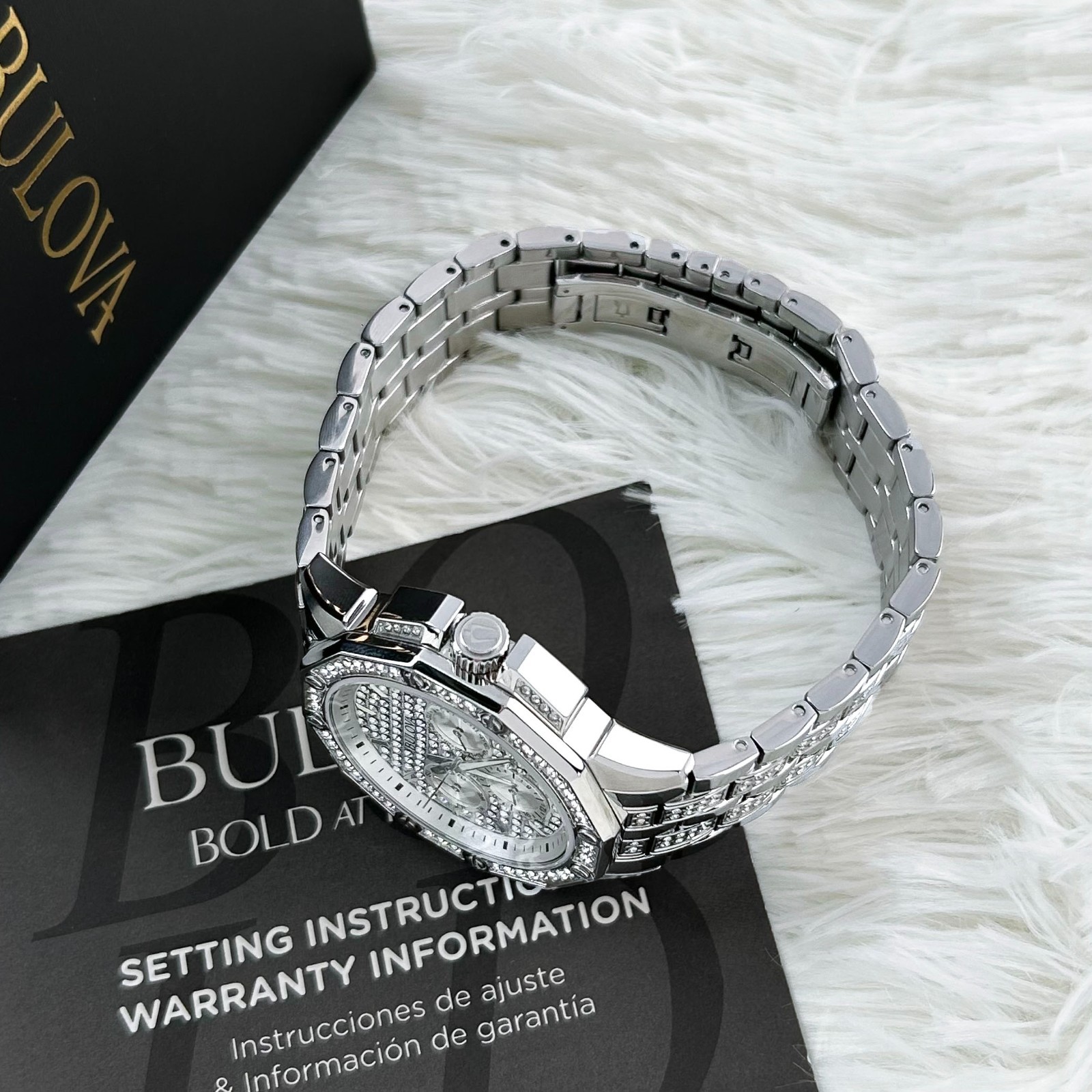 Bulova 96C134 Crystal Men’s Quartz Day / Date Silver Stainless Steel Watch 42 MM