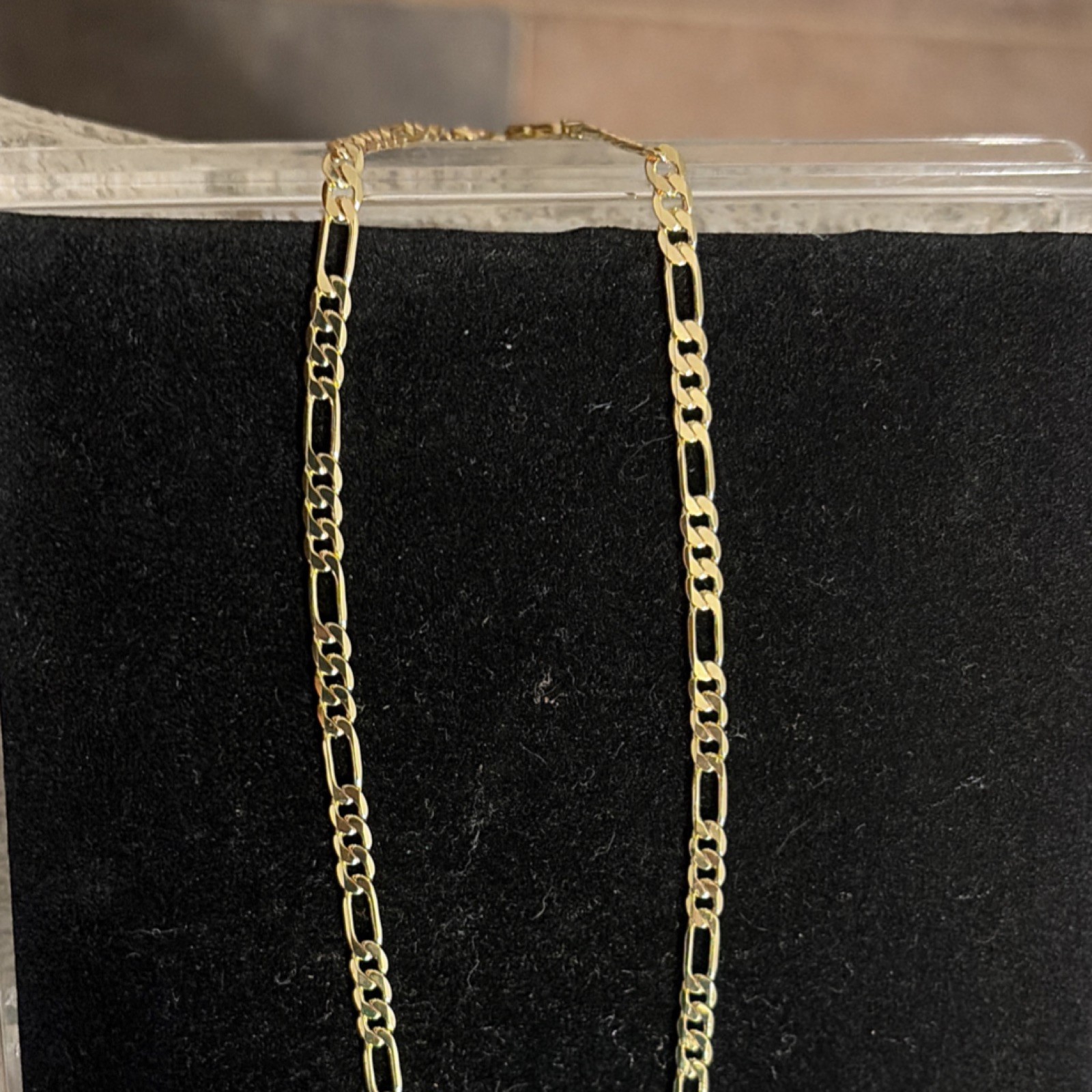 “750” (18K) Gold Italian 24” Figaro Chain Necklace – 24in – Weight 11.6g