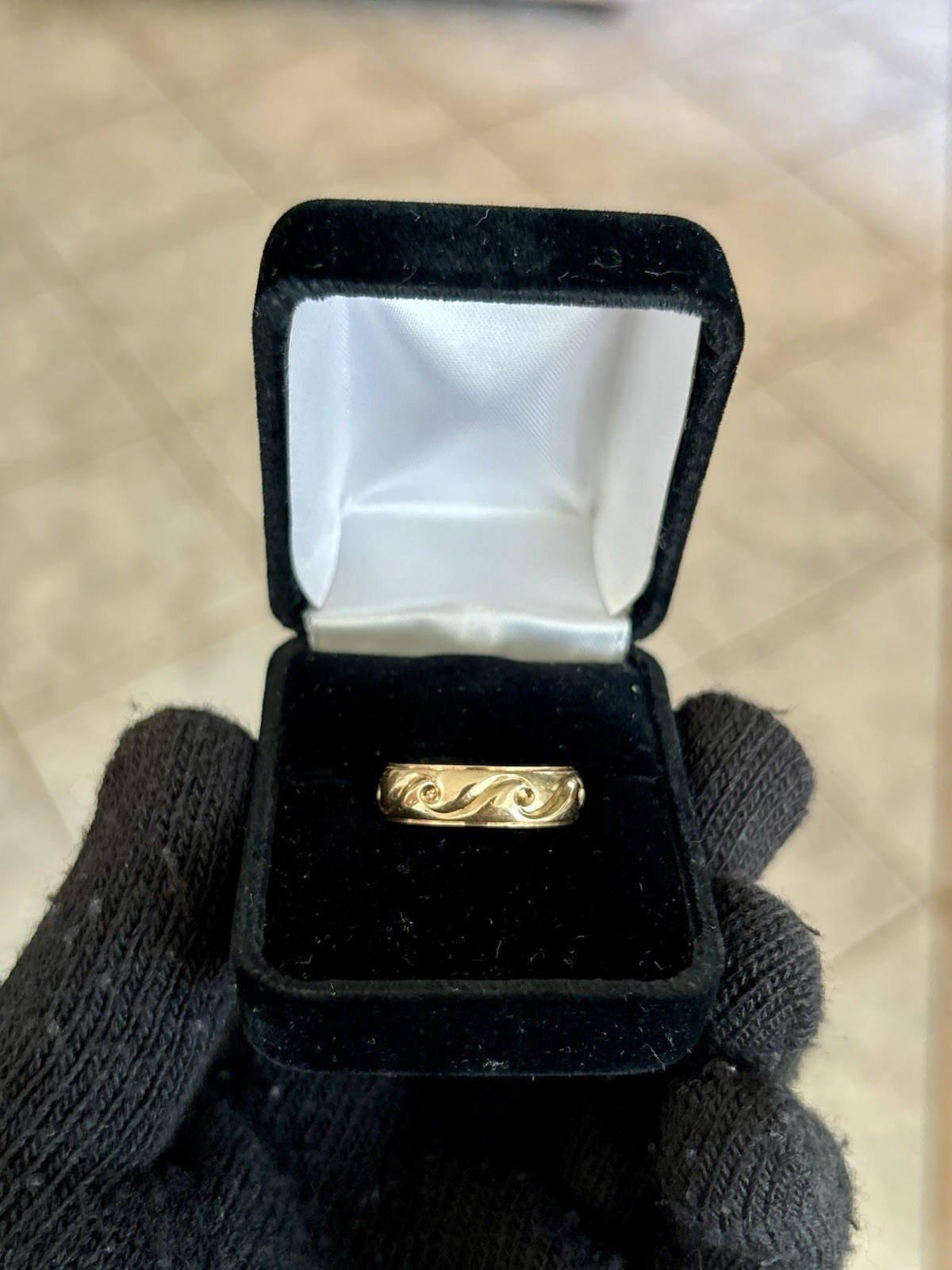 14K Gold Artcarved Band Ring Size 9