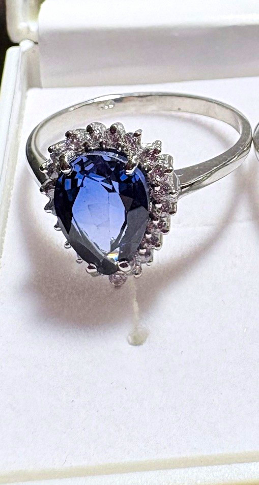 Silver Tone Oval Blue Stone Halo Ring, Prong Setting, Size 7, Silver Color