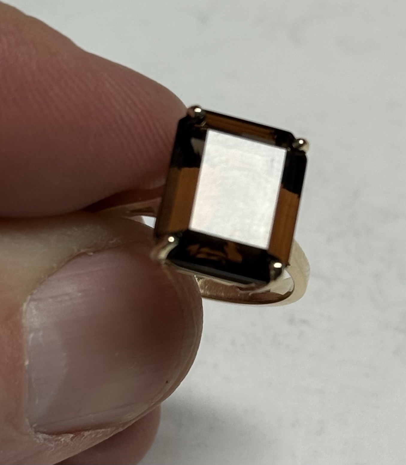 10k Yellow Gold Ring w/ Emerald Cut Smoky Quartz (size 5.5, 3.0 g) w/ Box