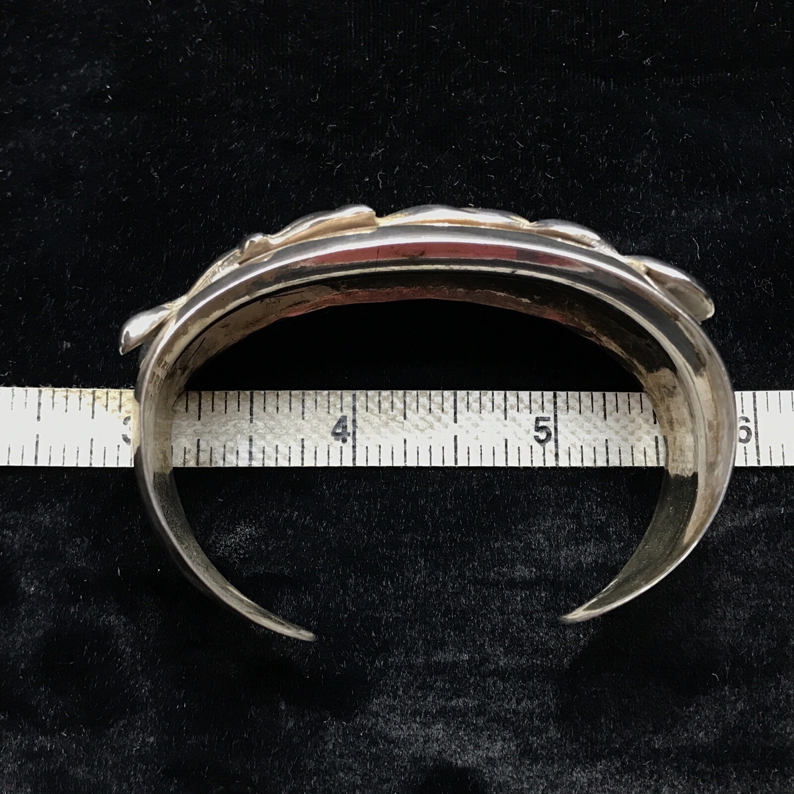 Vintage Mexico Signed 925 Sterling Silver X’s & O’s Cuff Bracelet sz 6