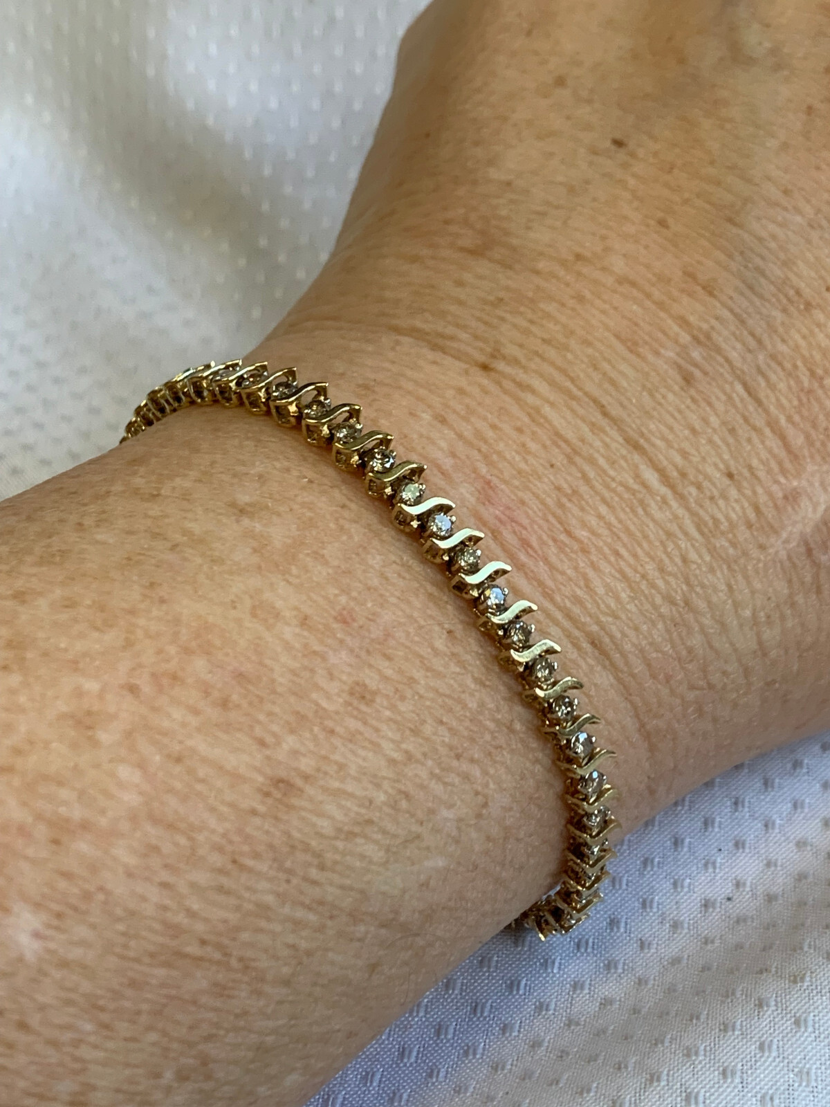 10K Yellow Gold Diamond Bracelet 7.71g Fine Jewelry 7″ Round Prong Box Clasp