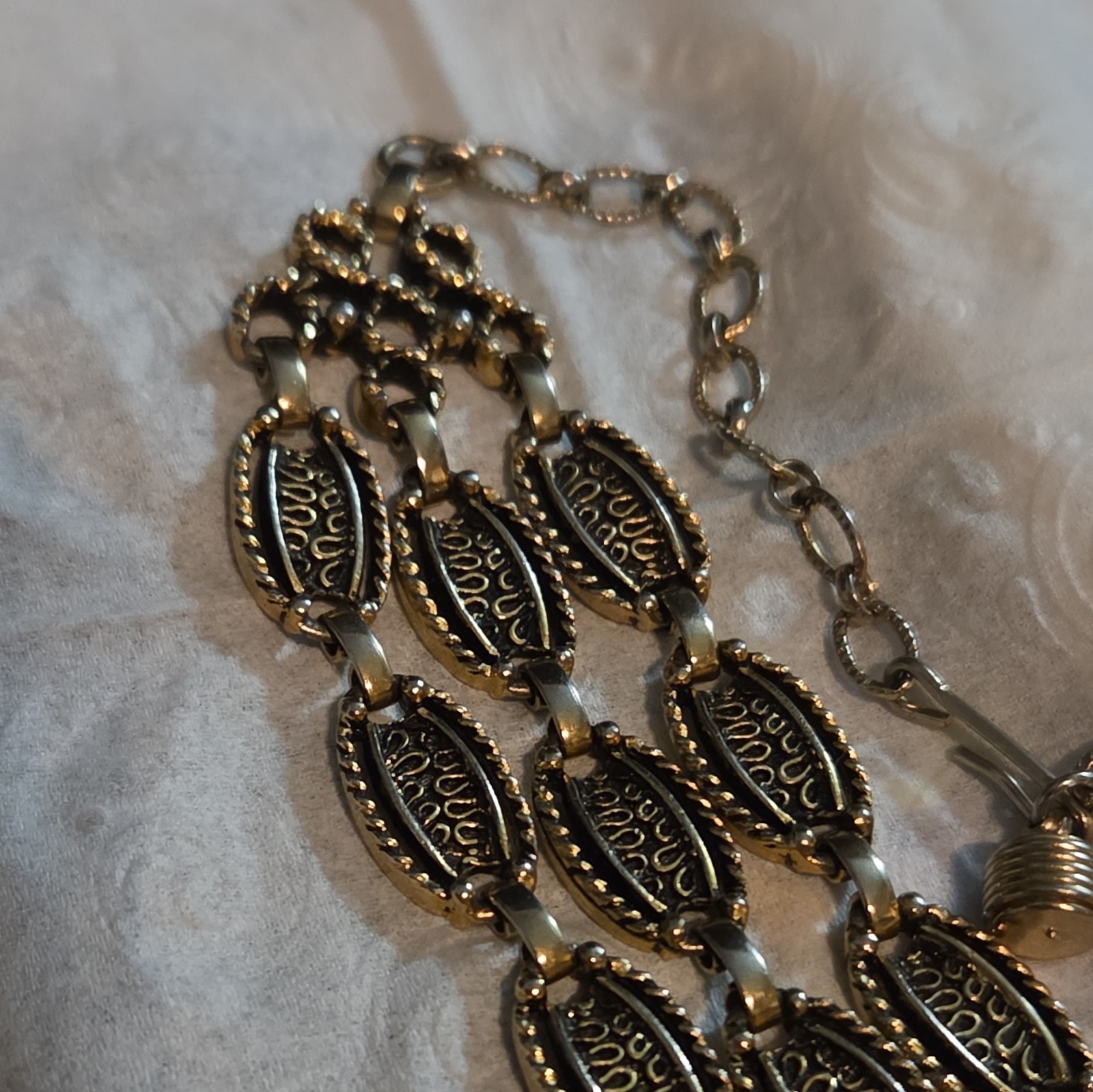 Vintage Sarah Coventry Desert Flowers Triple Strand Gold Tone Bib Necklace Chain