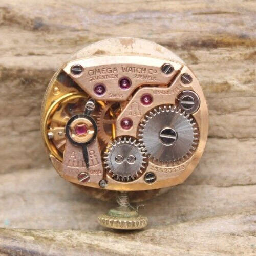 WOMAN’S OMEGA 484 WATCH MOVEMENT SWISS 17j 23623178 12.4×15.4mm RUNS (QK)