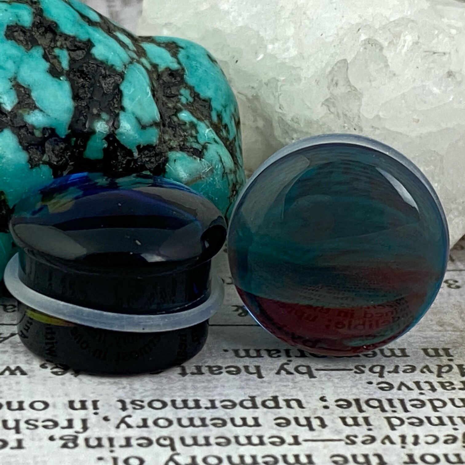 Iridescent Smokey Glass Single Flare Plugs (PG-603) gauges