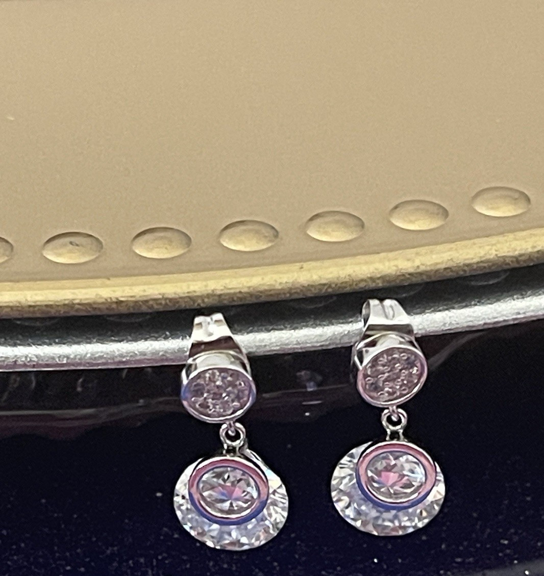 New Authentic 4 CT Moissanite Drop/Dangle Stud Earrings Round S925 NEW