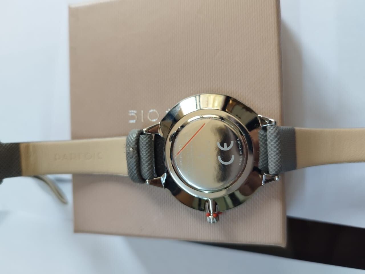 Ladies Faux Leather Bracelet Parfois. Wristwatch, Contrasting Face. Chinese Made
