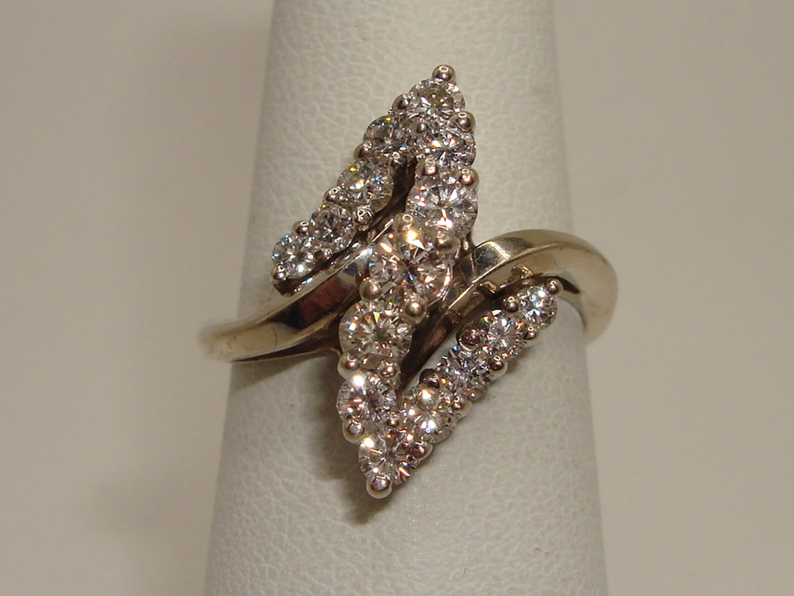 14K SOLID WHITE GOLD APPROX. 1 CTW BRILLIANT DIAMOND COCKTAIL RING! SZ 6