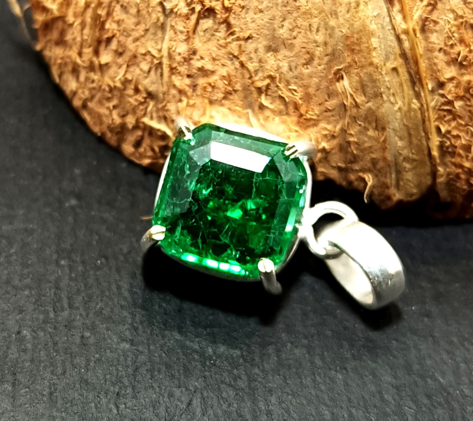 Certified 25.0 Ct Natural Emerald 925 Solid Silver Asscher Cut Pendant Gemstone