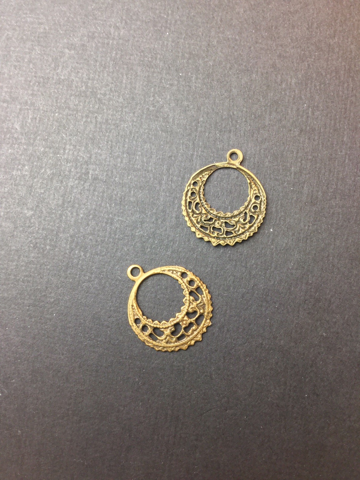 27603- 4 Pc Round Dangle Filigree w/Loop Brass Jewelry Finding Stamping Brass Ox