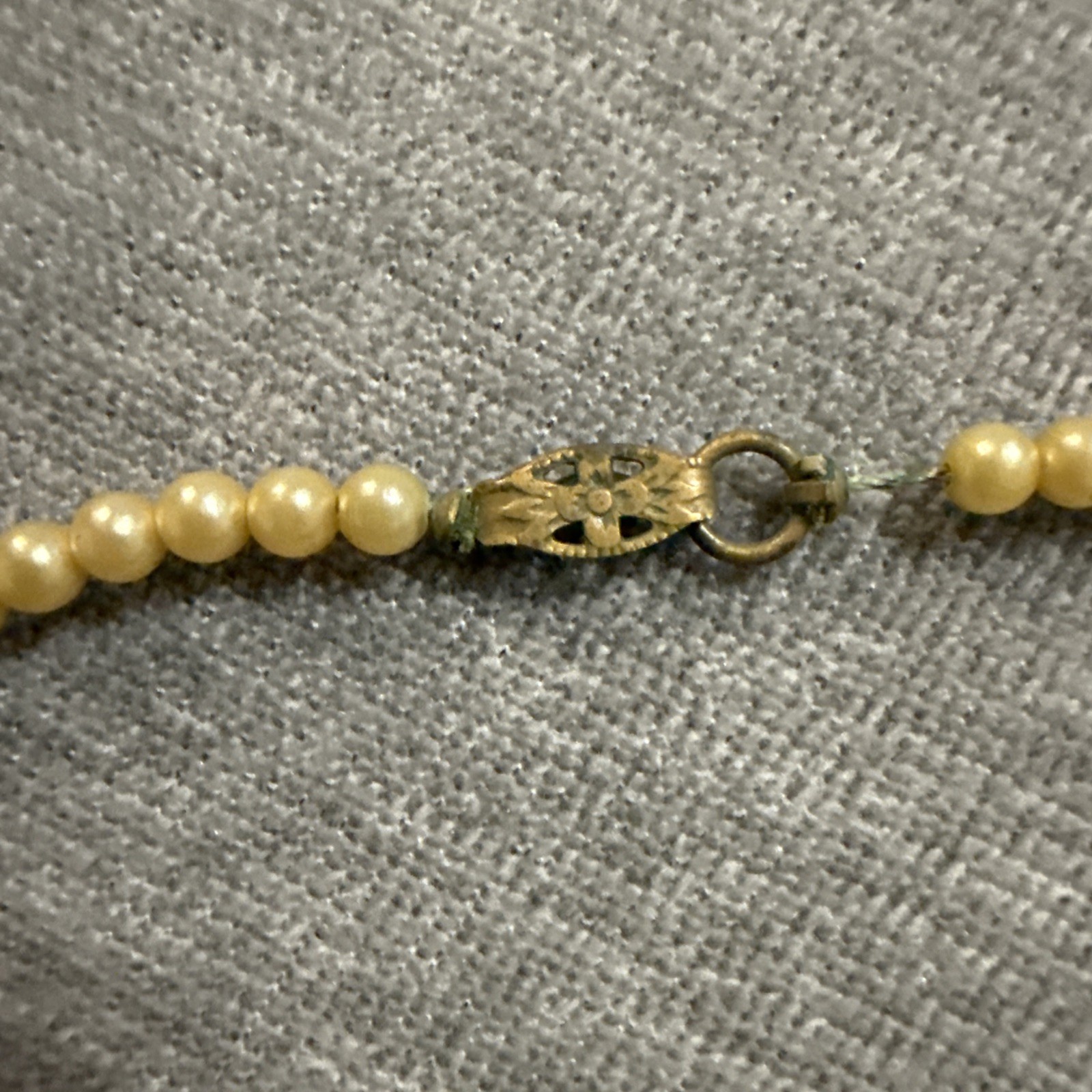 VTG Antique Graduated Lucite Faux Pearl Necklace Cream Champagne Classic