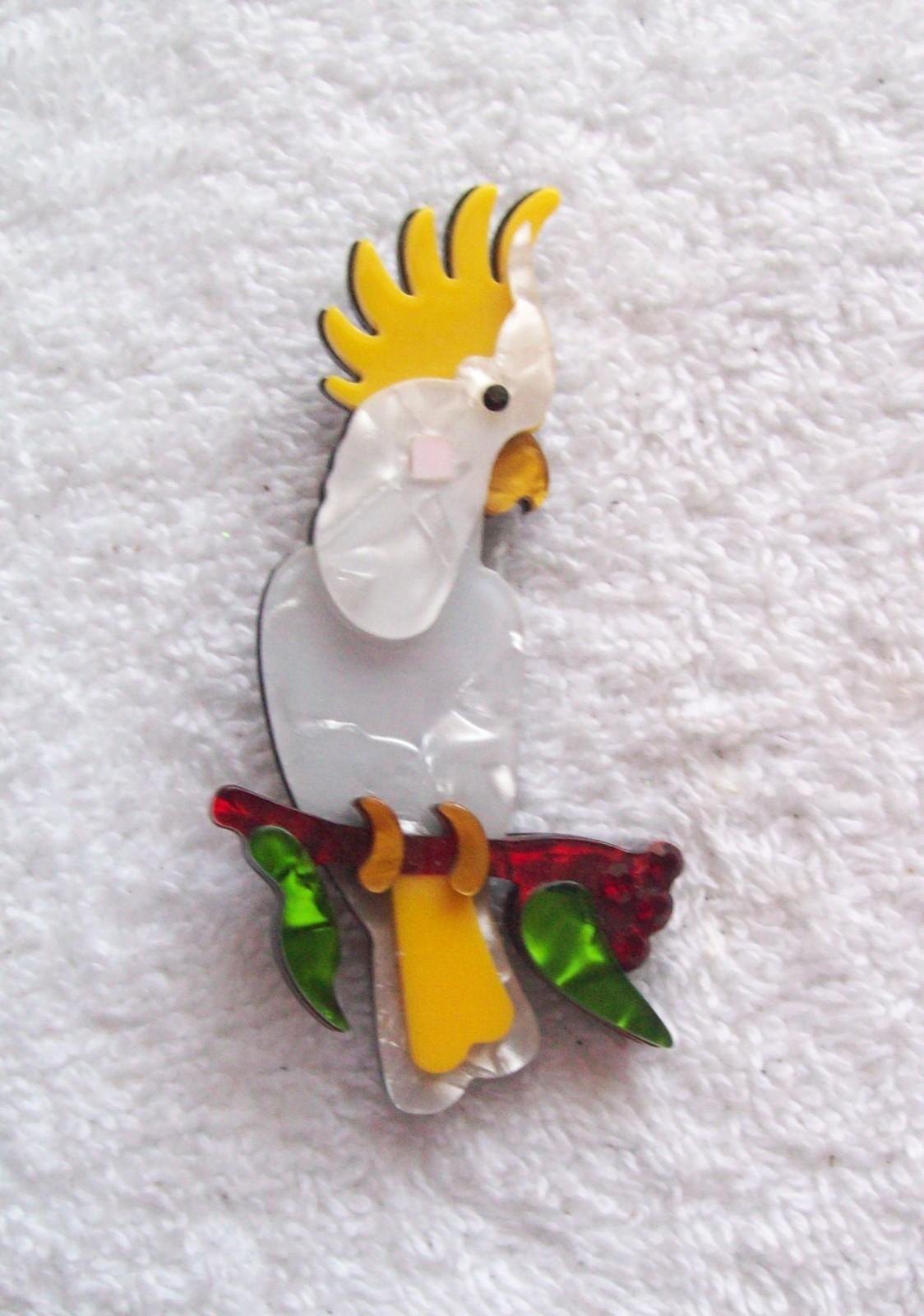 Vintage Tropical Parrot Perched on a Limb Layered Acrylic P in or Brooch – NWOT