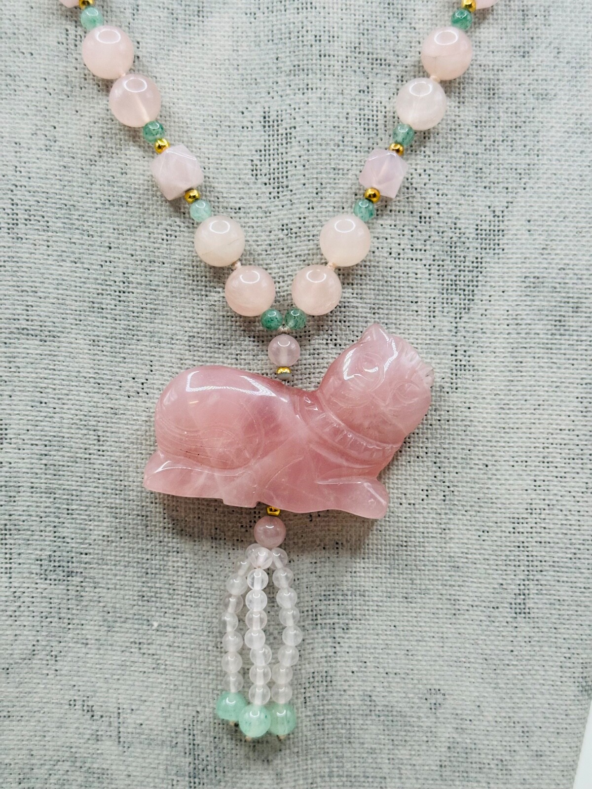 VINTAGE BEADED CHINESE JADE ROSE QUARTZ CARVED CAT NECKLACE 28″