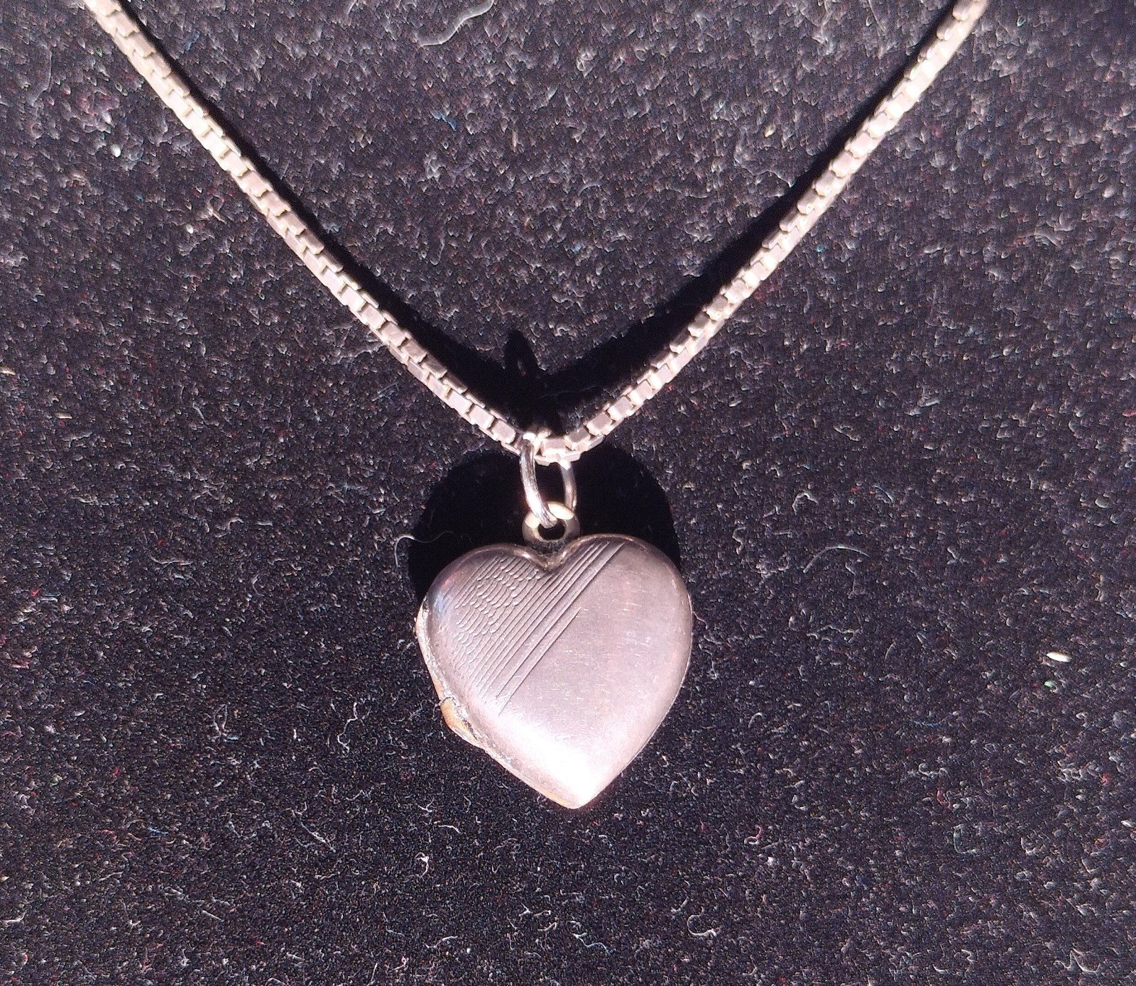 Antique Handmade Silver Locket Pendant Heart Shape on 46cm Silver Chain SPAIN 7g
